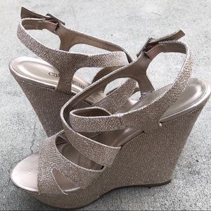 🆕 CATHY JEAN sparkly wedges *SIZE 9*